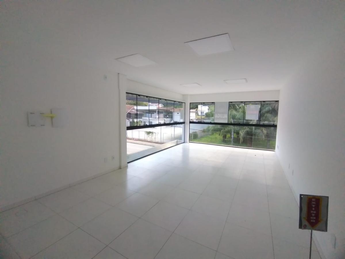 Sala Comercial de 65m² no bairro CENTRO, em Guabiruba | Eu Corretor